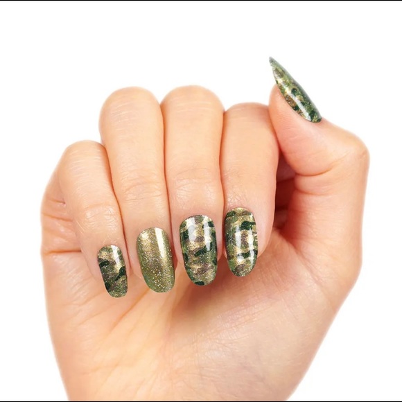 Color Street | Glam-ouflage glitzy camouflage color shifts green to gold glitter - Picture 9 of 9